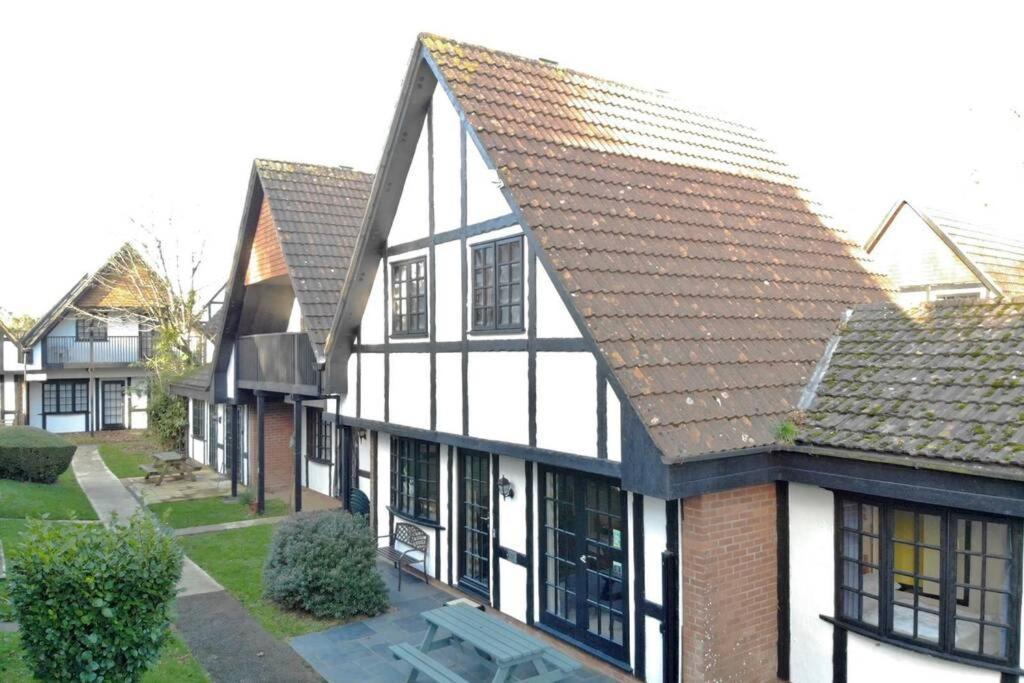 20 Tudor Court " Four Star Aa Accommodation" Hayle Exterior photo