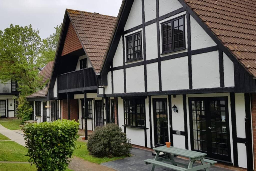 20 Tudor Court " Four Star Aa Accommodation" Hayle Exterior photo